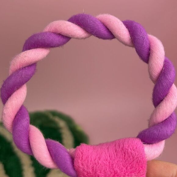 Pups & Kisses Pink Bone Valentine’s Day Dog Squeaky Rope Pull Toy NEW - Picture 7 of 11